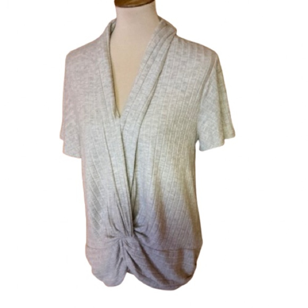 3 for 20 $ bundle Hummingbird tan slouchy knotted front sweater